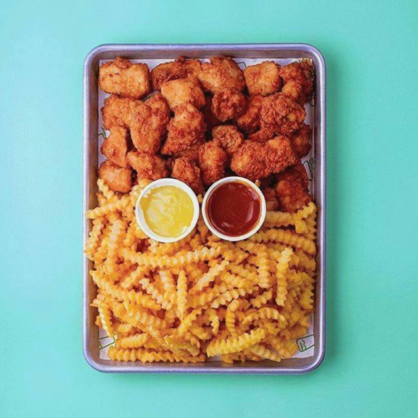 6 Chicken Nuggets with fries